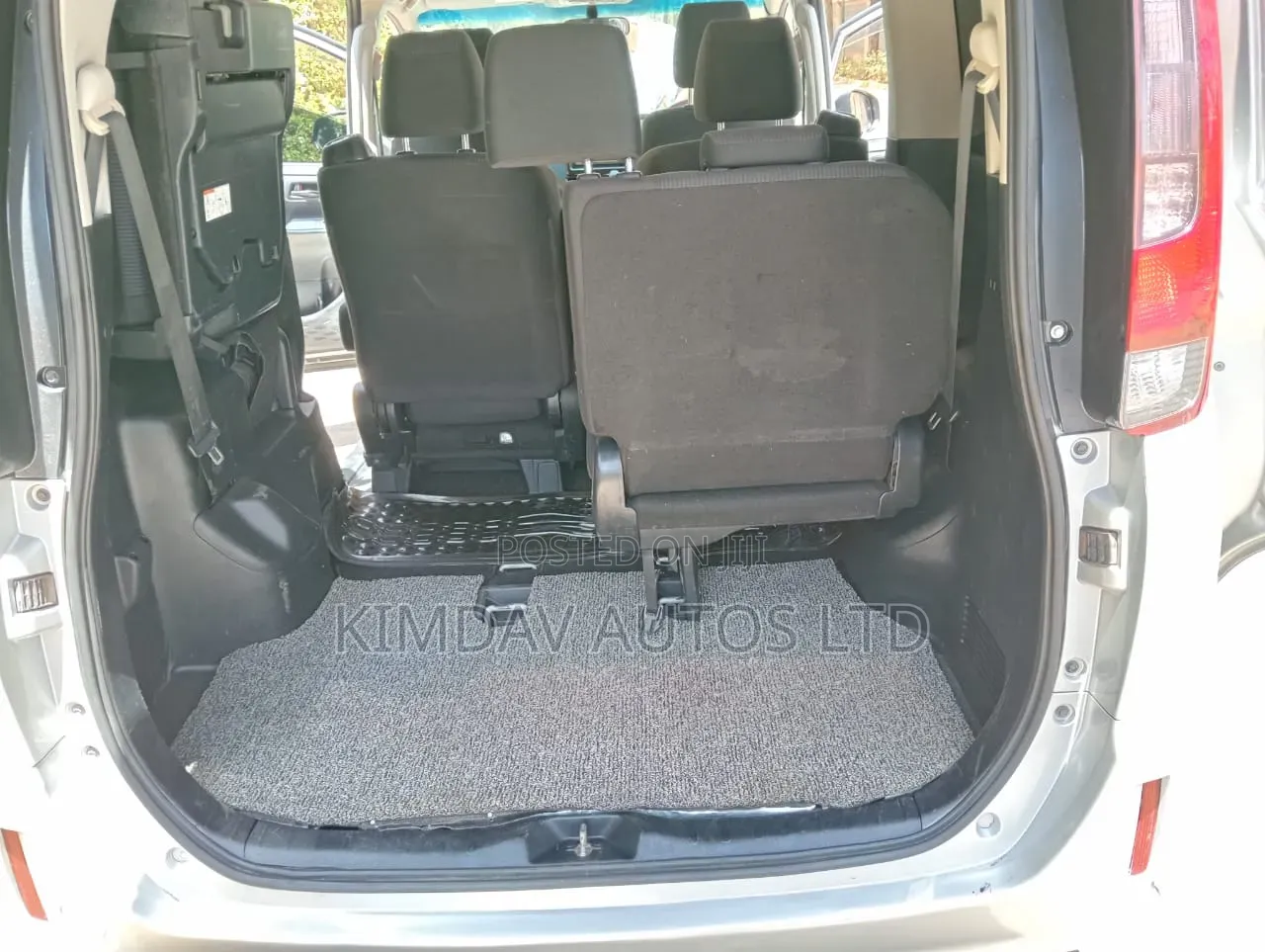 Toyota Noah 2015 Silver