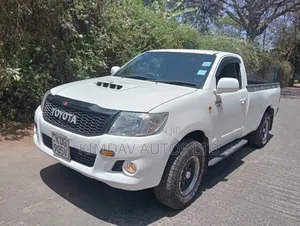 Toyota Hilux 2014 White