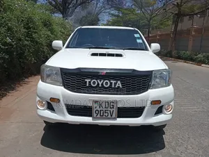 Toyota Hilux 2014 White