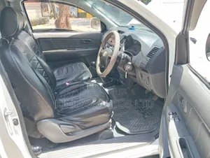 Toyota Hilux 2014 White