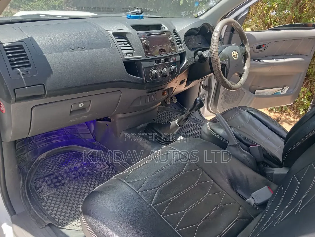 Toyota Hilux 2014 White