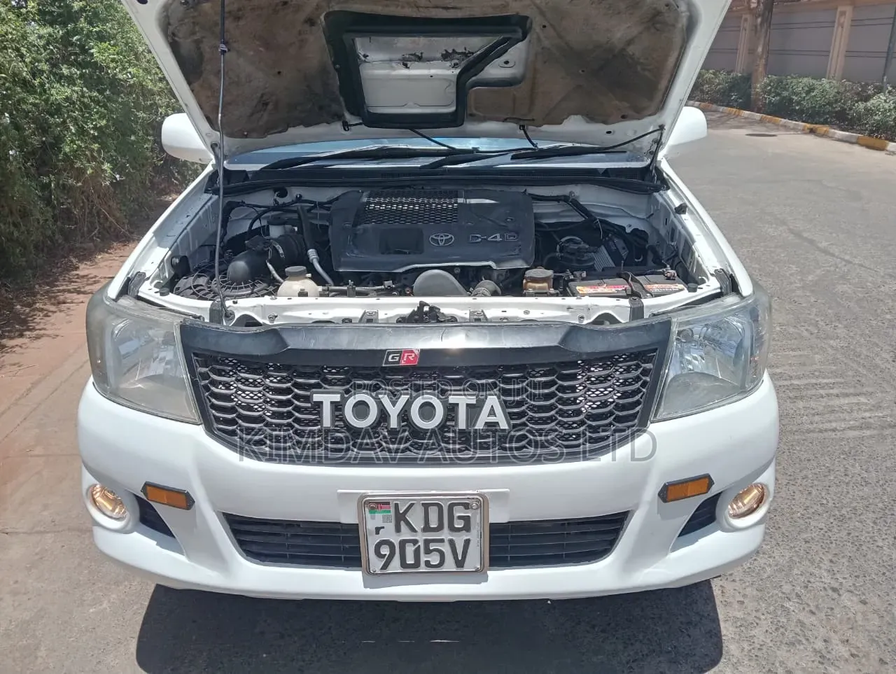 Toyota Hilux 2014 White