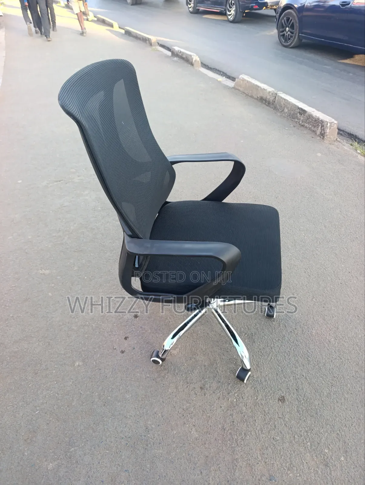 Black Mesh Office Chair With Armrests & Chrome Base