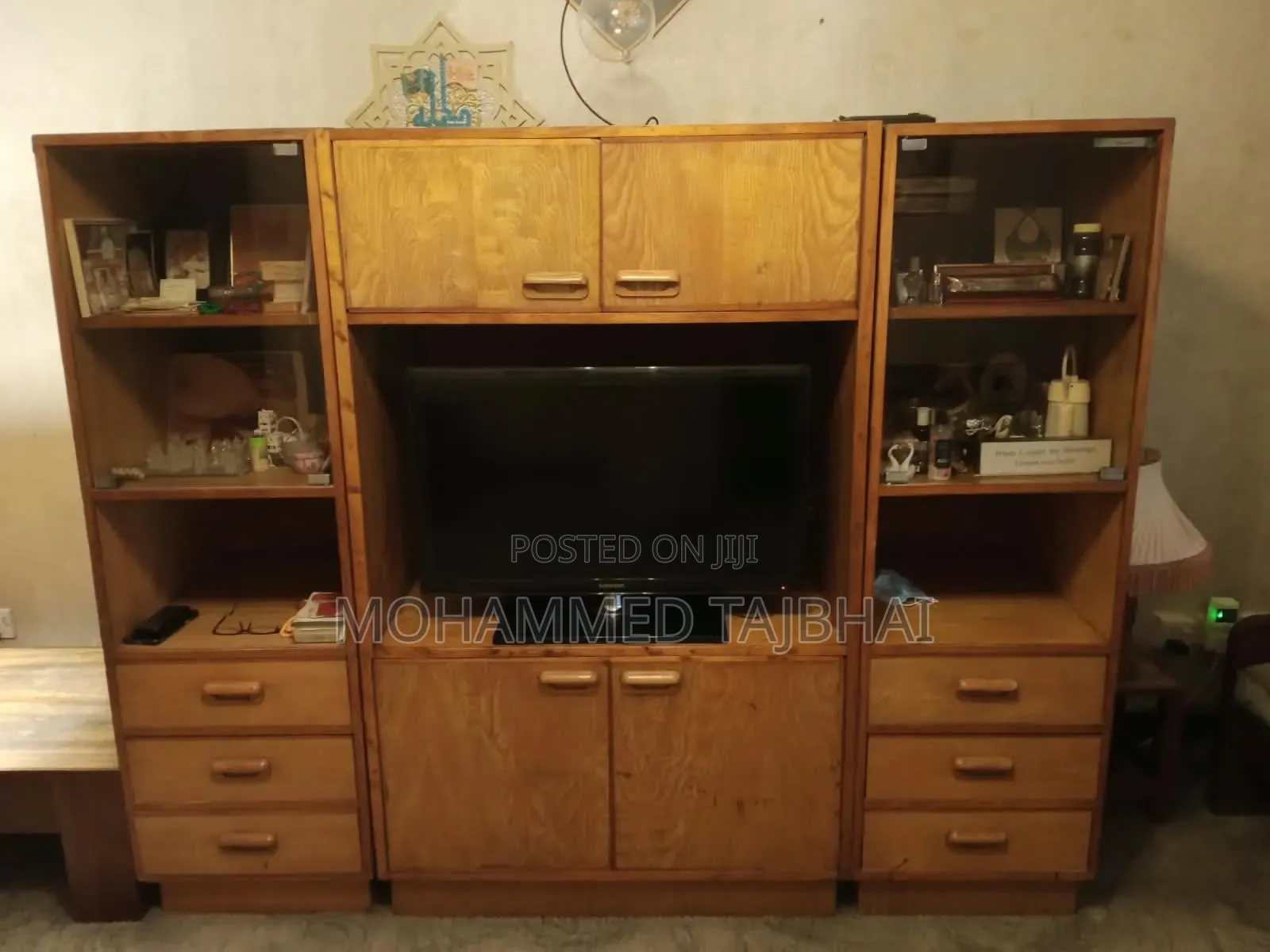 Sofa Set 7 Seater and Cabinet