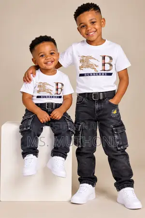 Burberry Tshirt + JEANS AGE 3-9yrs