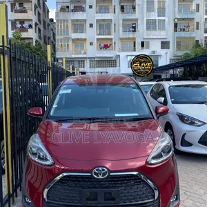 Toyota Sienta 2019 Red