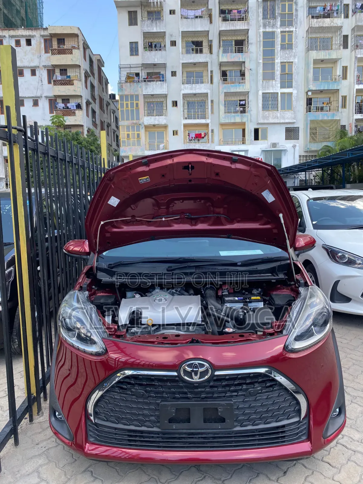 Toyota Sienta 2019 Red
