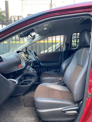 Toyota Sienta 2019 Red