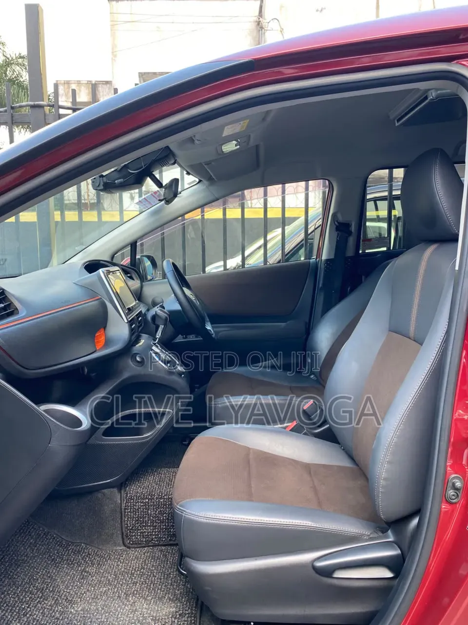 Toyota Sienta 2019 Red