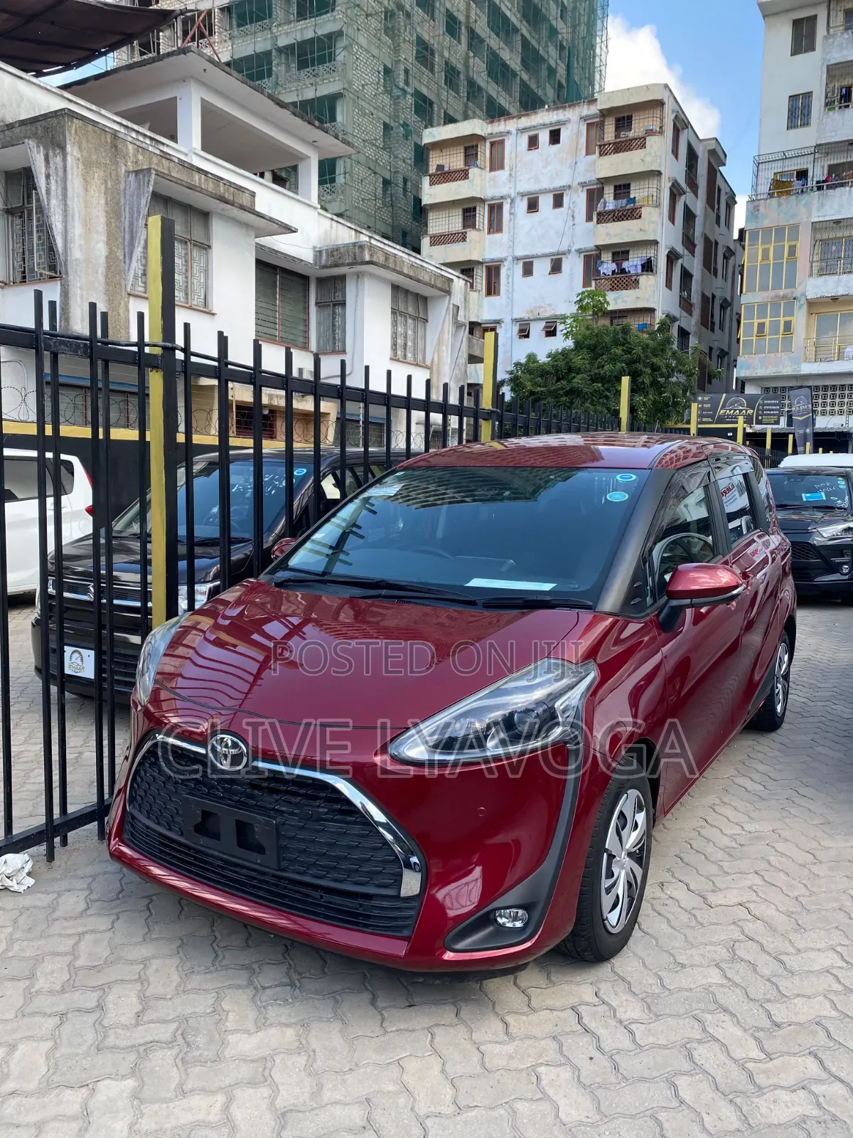 Toyota Sienta 2019 Red
