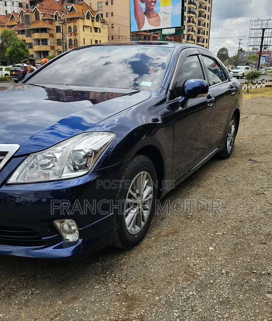 Toyota Crown 2013 Blue