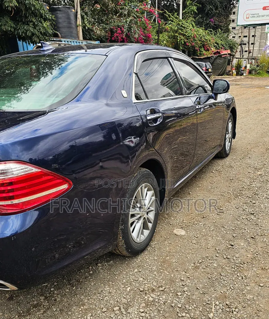 Toyota Crown 2013 Blue