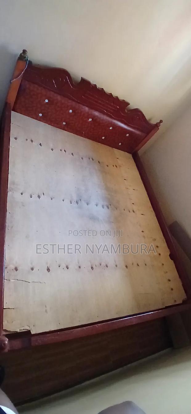 Hardwood Bed,in Pristine Condition - thumbnail 3