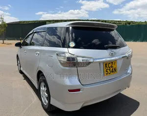 Toyota Wish 2012 Silver