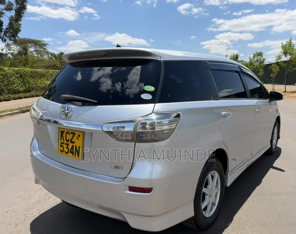 Toyota Wish 2012 Silver