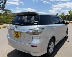 Toyota Wish 2012 Silver