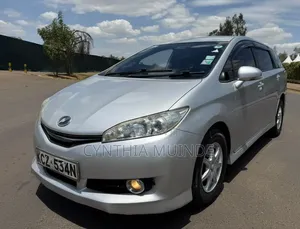 Toyota Wish 2012 Silver