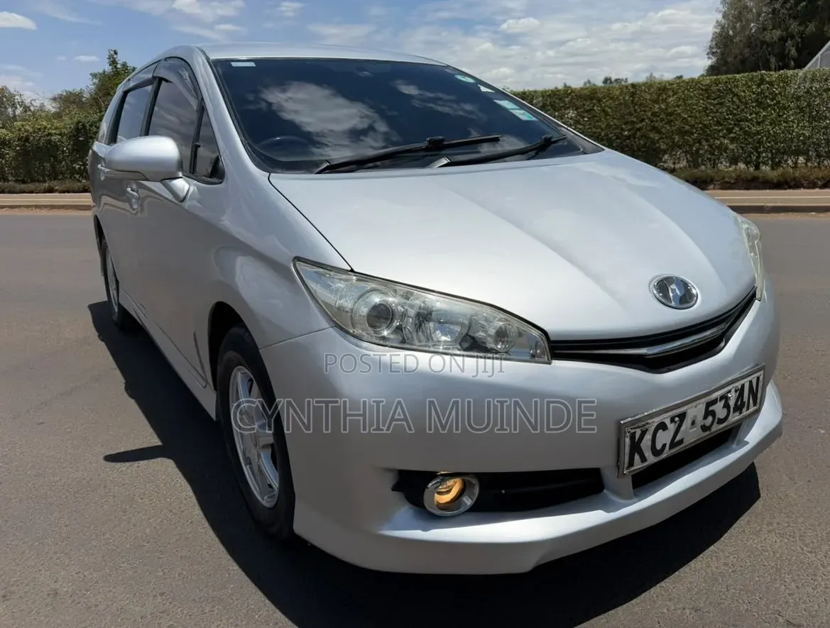 Toyota Wish 2012 Silver