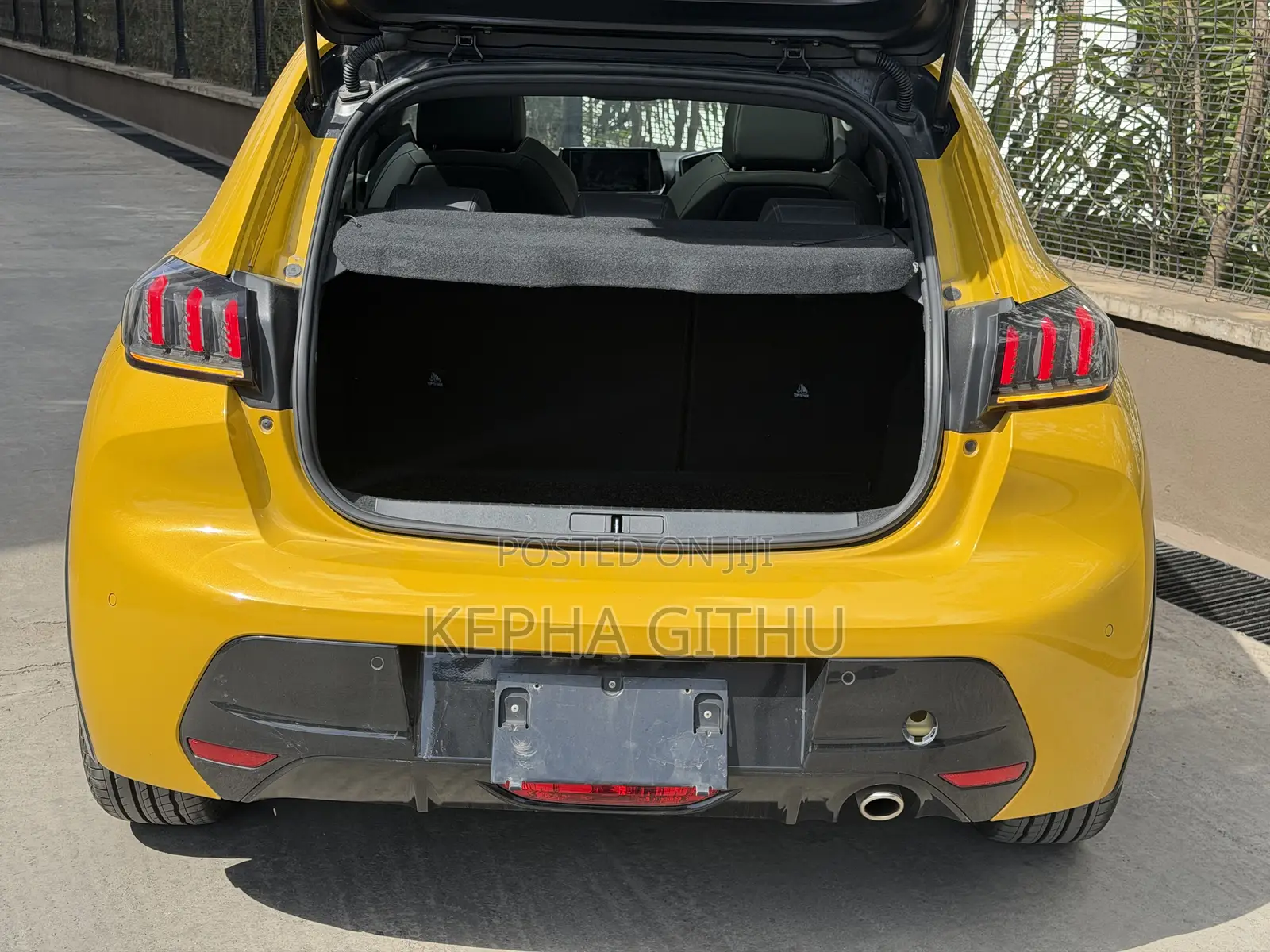 Peugeot 208 2020 Yellow