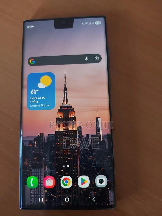 Samsung Galaxy S22 Ultra - main view