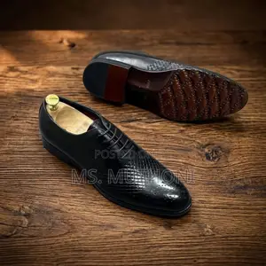 Classic Black Textured Oxford Dress Shoes Ft a Distinct Patterned Vamp