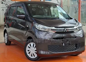 Mitsubishi EK Wagon 2019 Gold