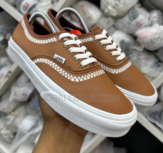 High Quality Leather Vans Sneakers - main view