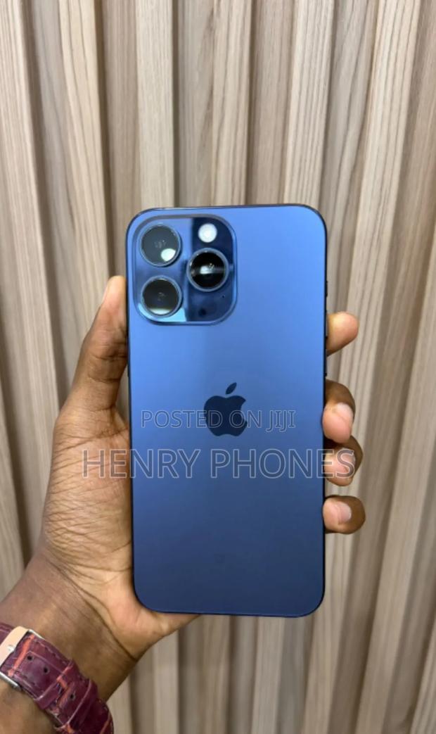 Apple iPhone 15 Pro Max 256 GB Blue - main view