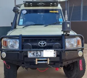 Toyota Land Cruiser 2009 Gold