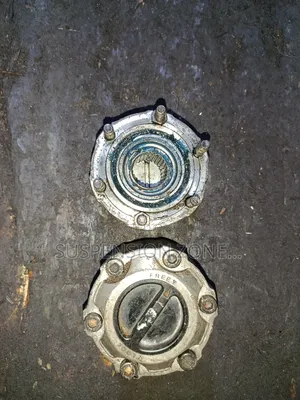 Nissan Hardbody 4wd Fre Hub .