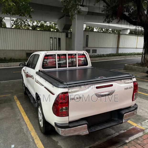 Upgrade With a Sliding Truck Bed Cover Lid Onto Your Double Cab Hilux!