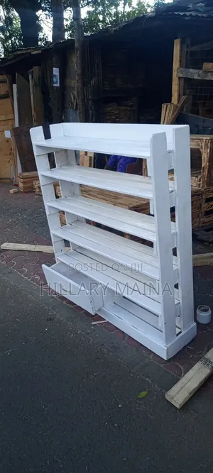 Shoeluck of Pallets