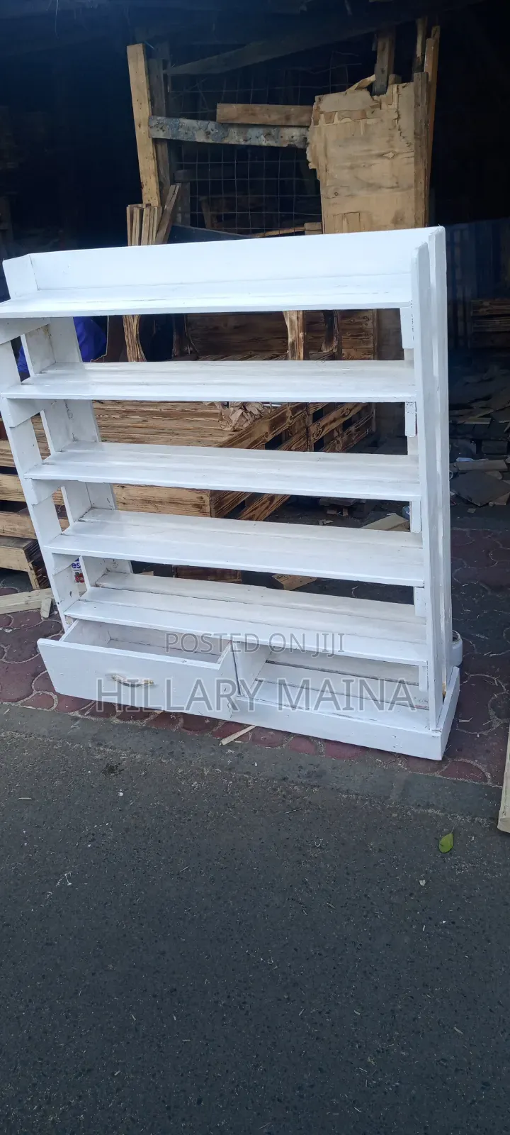Shoeluck of Pallets