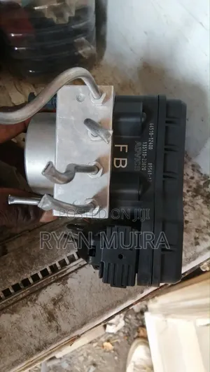Toyota Auris ABS Pump Module FB 44510-12400 ADVICS Ex Japan