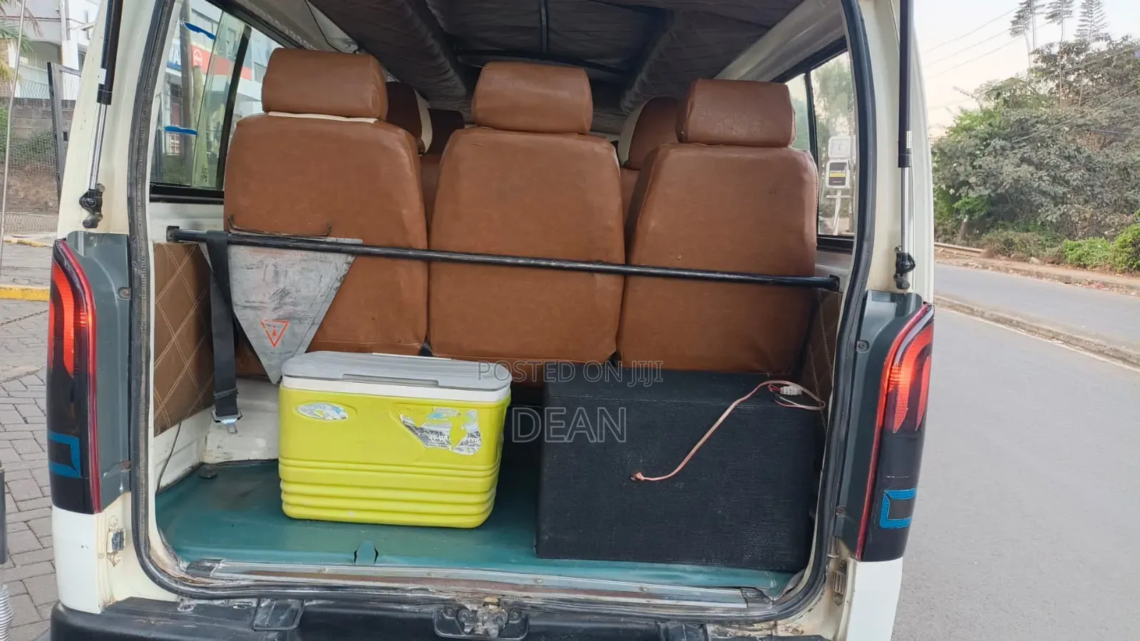 Toyota HiAce 2011 White