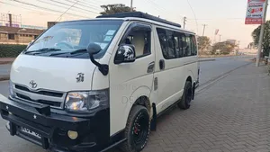 Toyota HiAce 2011 White