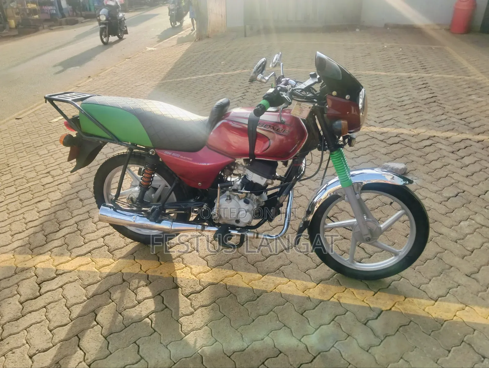 Bajaj Boxer BM100ES 2024 Red