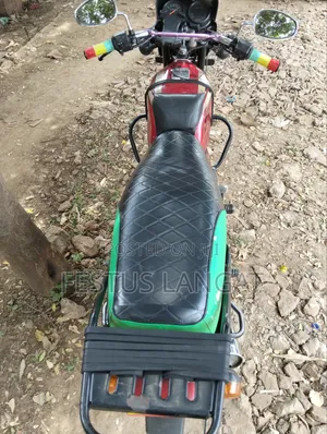 Bajaj Boxer BM100ES 2024 Red
