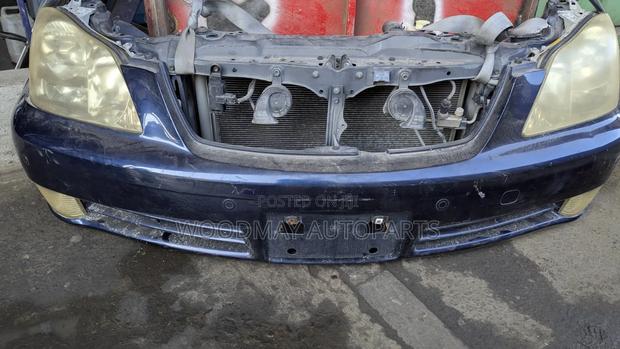 Toyota Crown 2005/2008 Nosecut