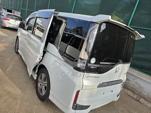 Honda Stepwgn 2019 White