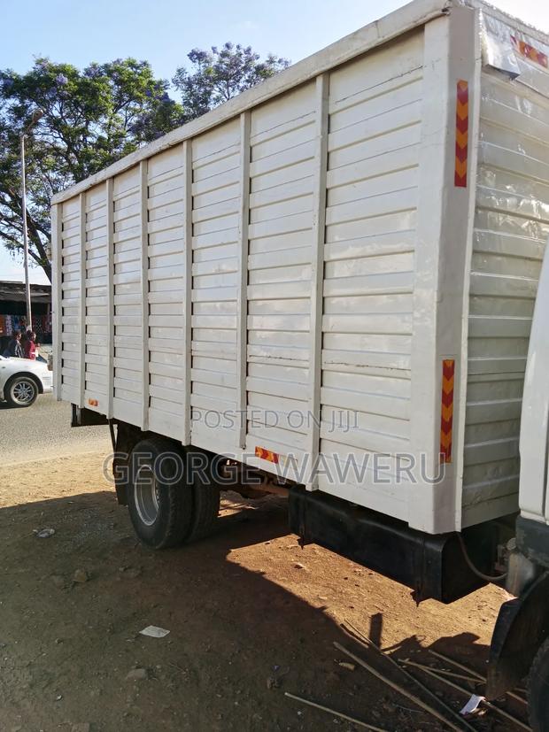 Mitsubishi Canter - thumbnail 3