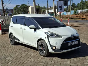 Toyota Sienta 1.5 FWD (6-seater) 2017 Pearl