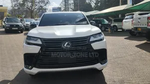 Lexus LX 2022 White