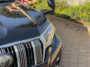 Toyota Land Cruiser Prado 2017 Black
