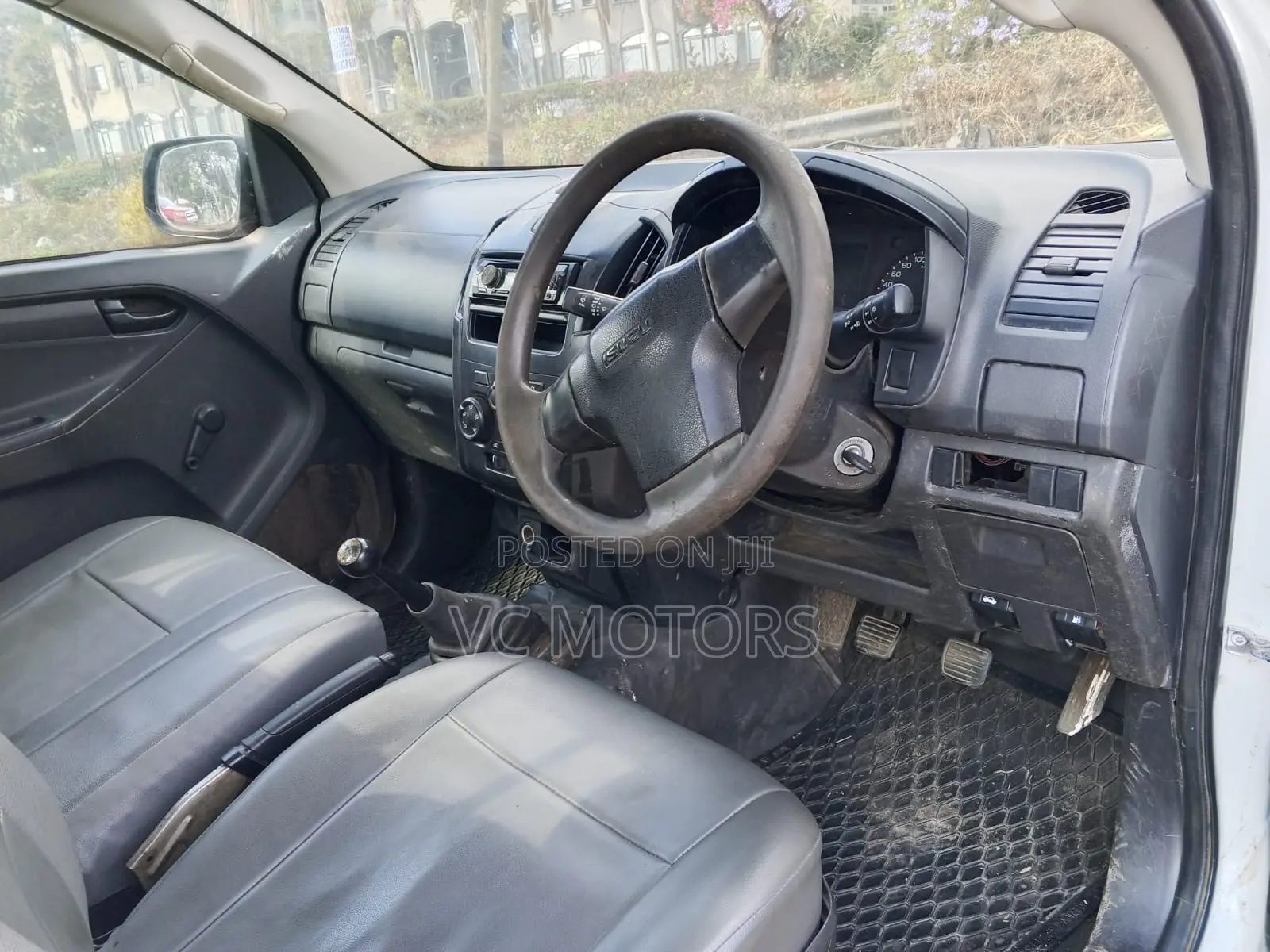 Isuzu D-MAX 2015 White