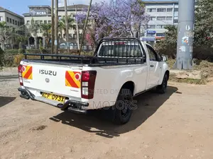 Isuzu D-MAX 2015 White