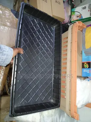 Hydroponic Trays for Transplant Preparation - No Holes