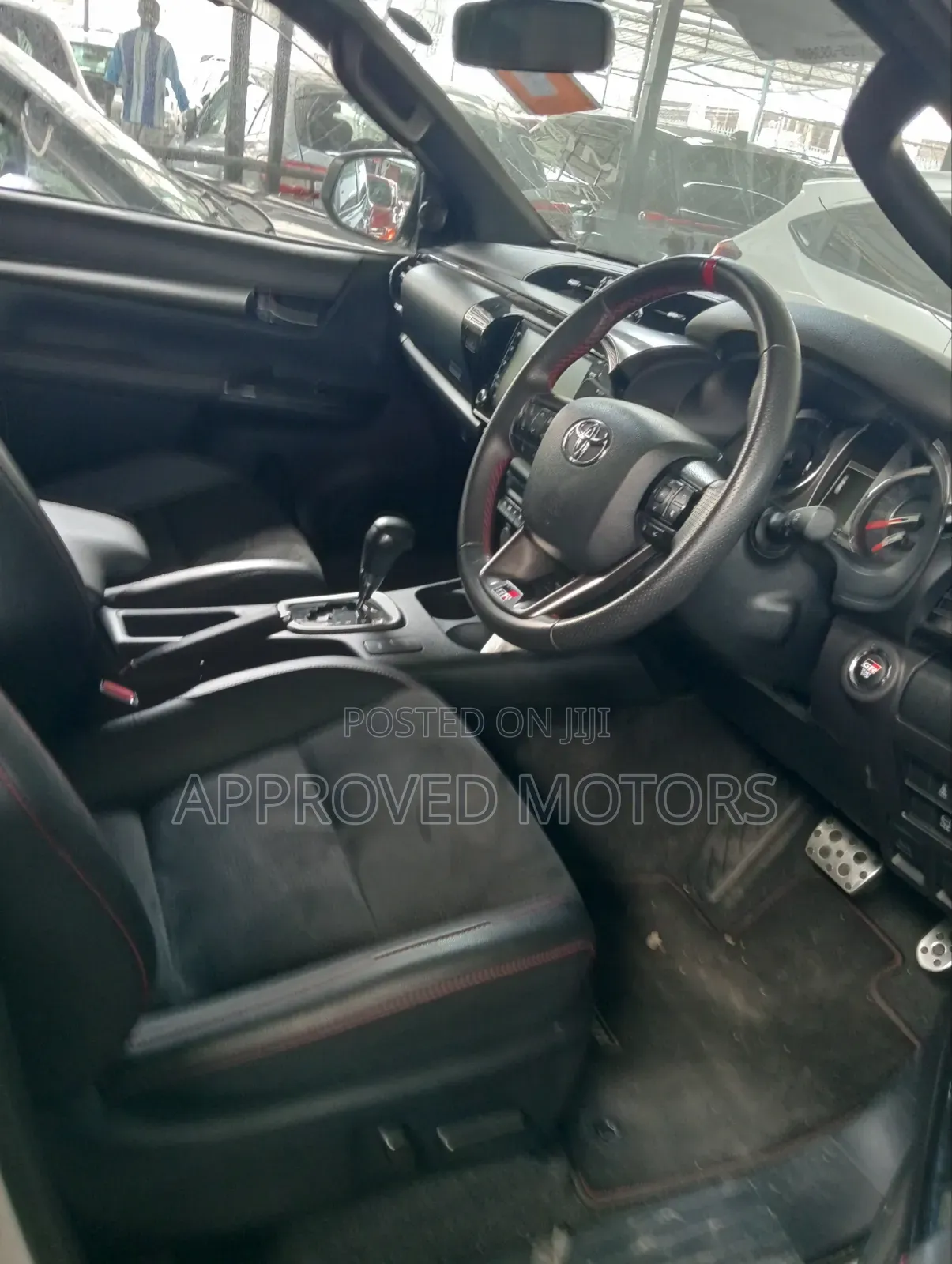 Toyota Hilux 2022 White