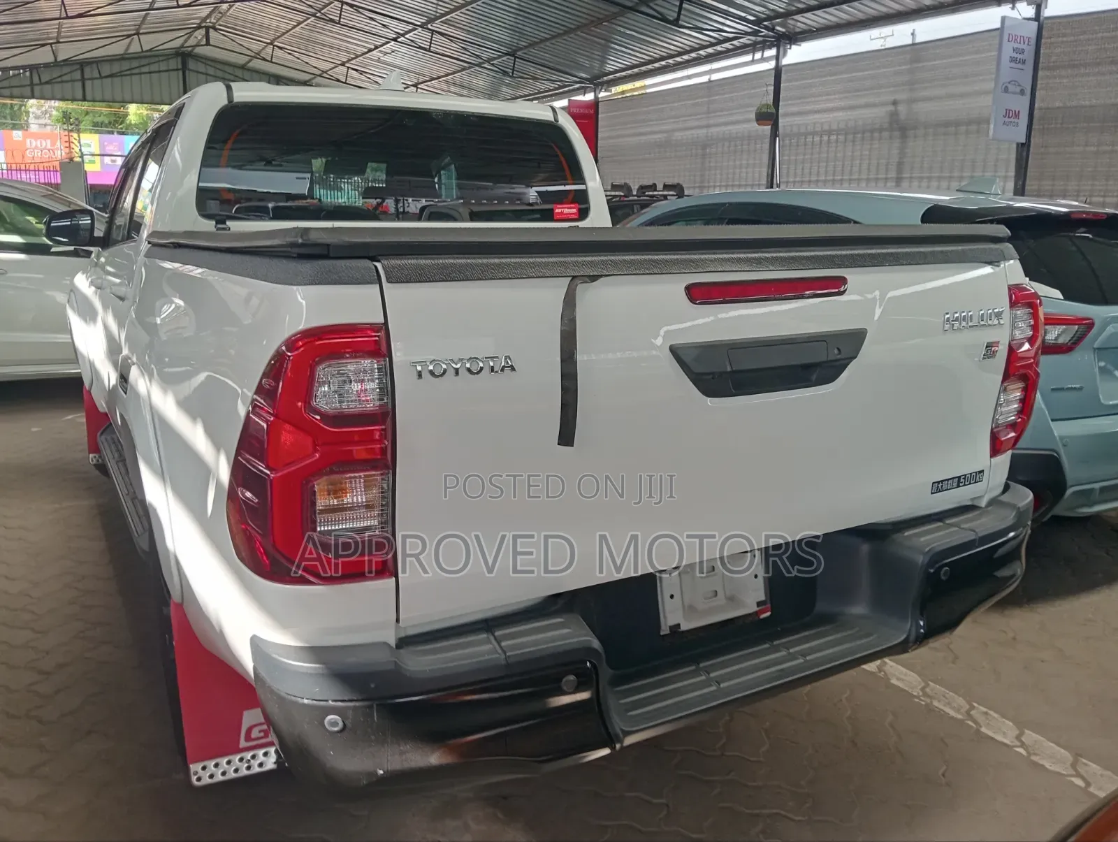 Toyota Hilux 2022 White