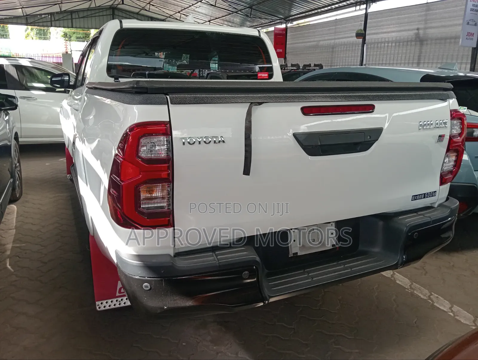 Toyota Hilux 2022 White